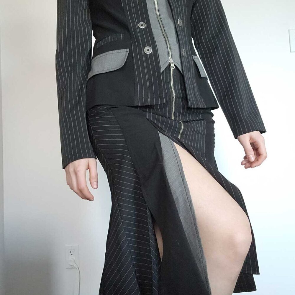 Vintage 90s black and grey gothic officecore striped blazer and skirt set - Picture 5 of 13